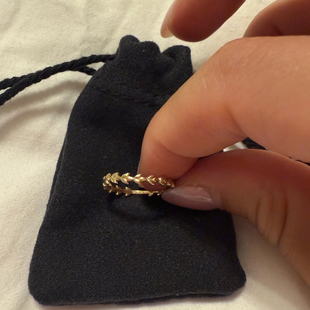 Elegant 14K Solid Gold Leaf Ring